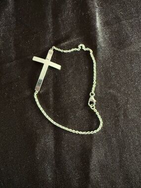 Silver Cross Sideways bracelet- Silver